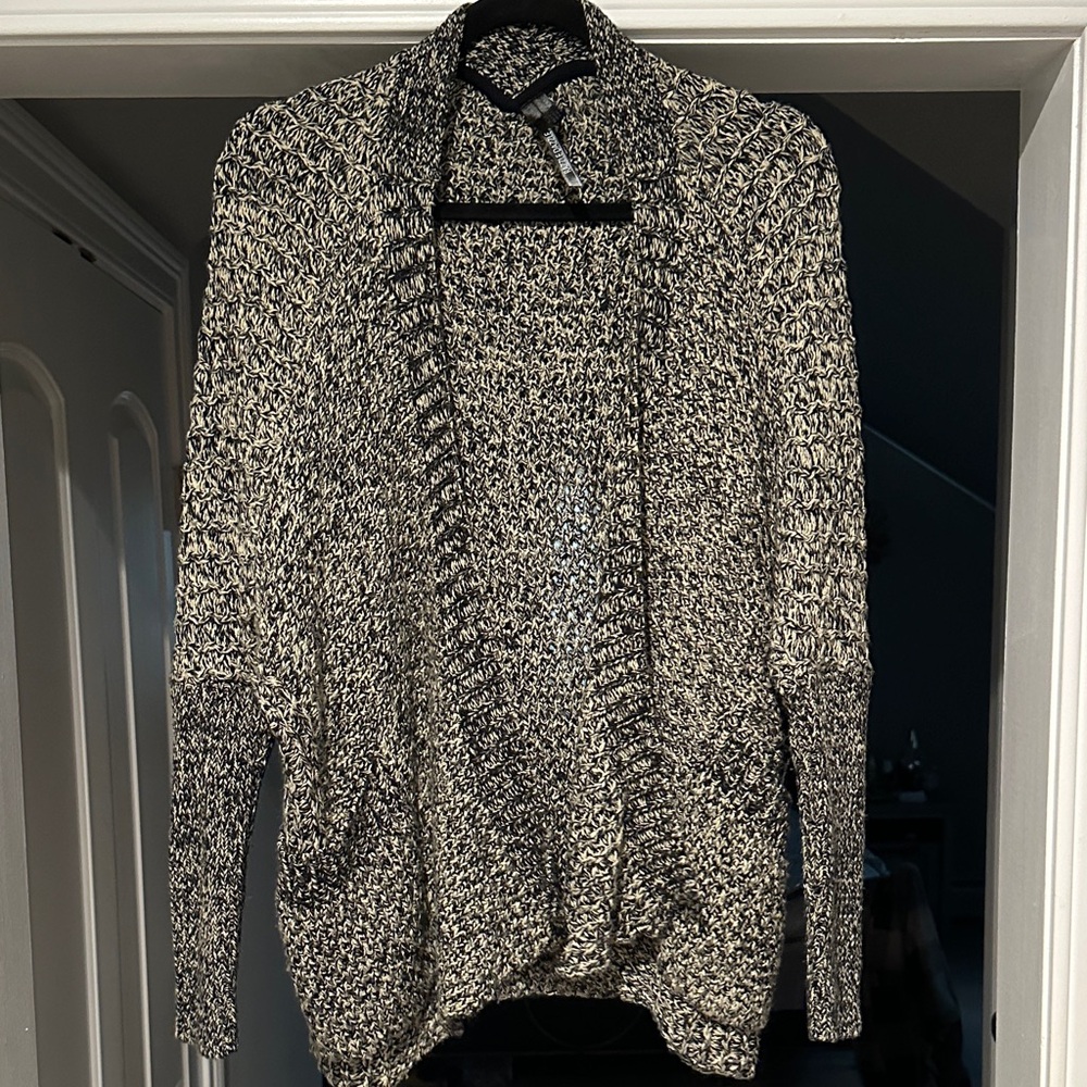 Women's Black and Beige Knit Sweater